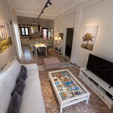 Angelinas Quarters - Kalamata Mediterranean Villas Luaran gambar