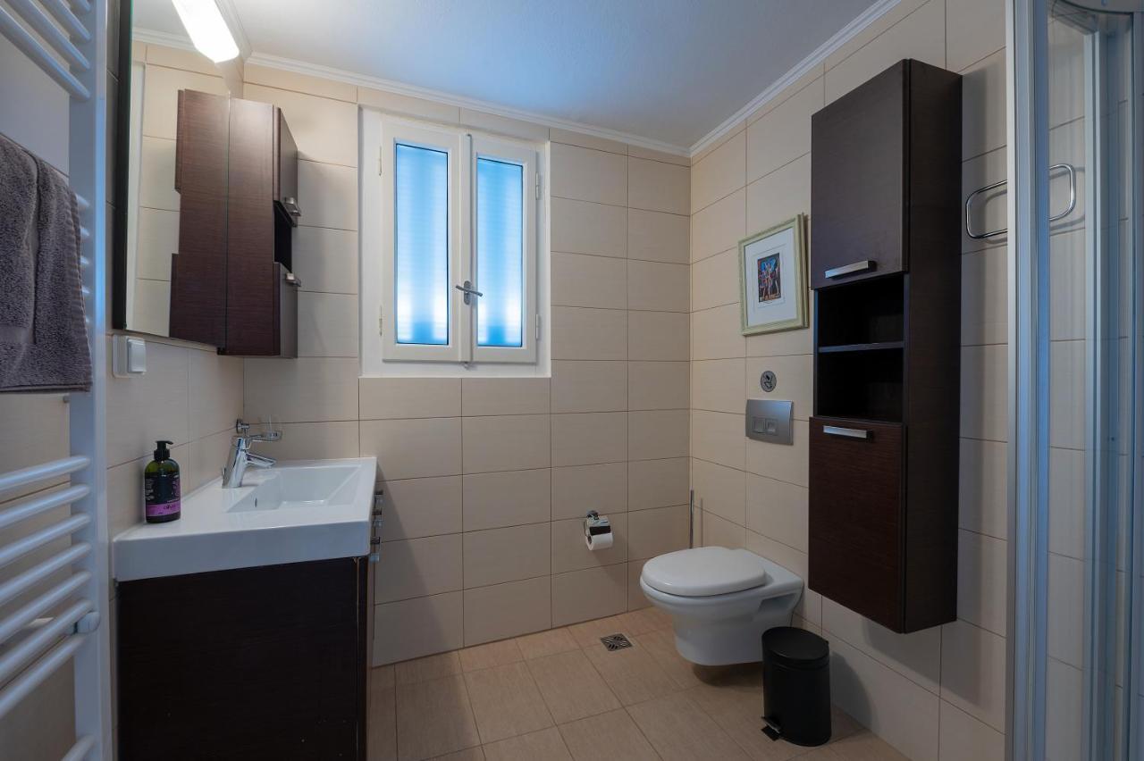 Angelinas Quarters - Kalamata Mediterranean Villas Luaran gambar