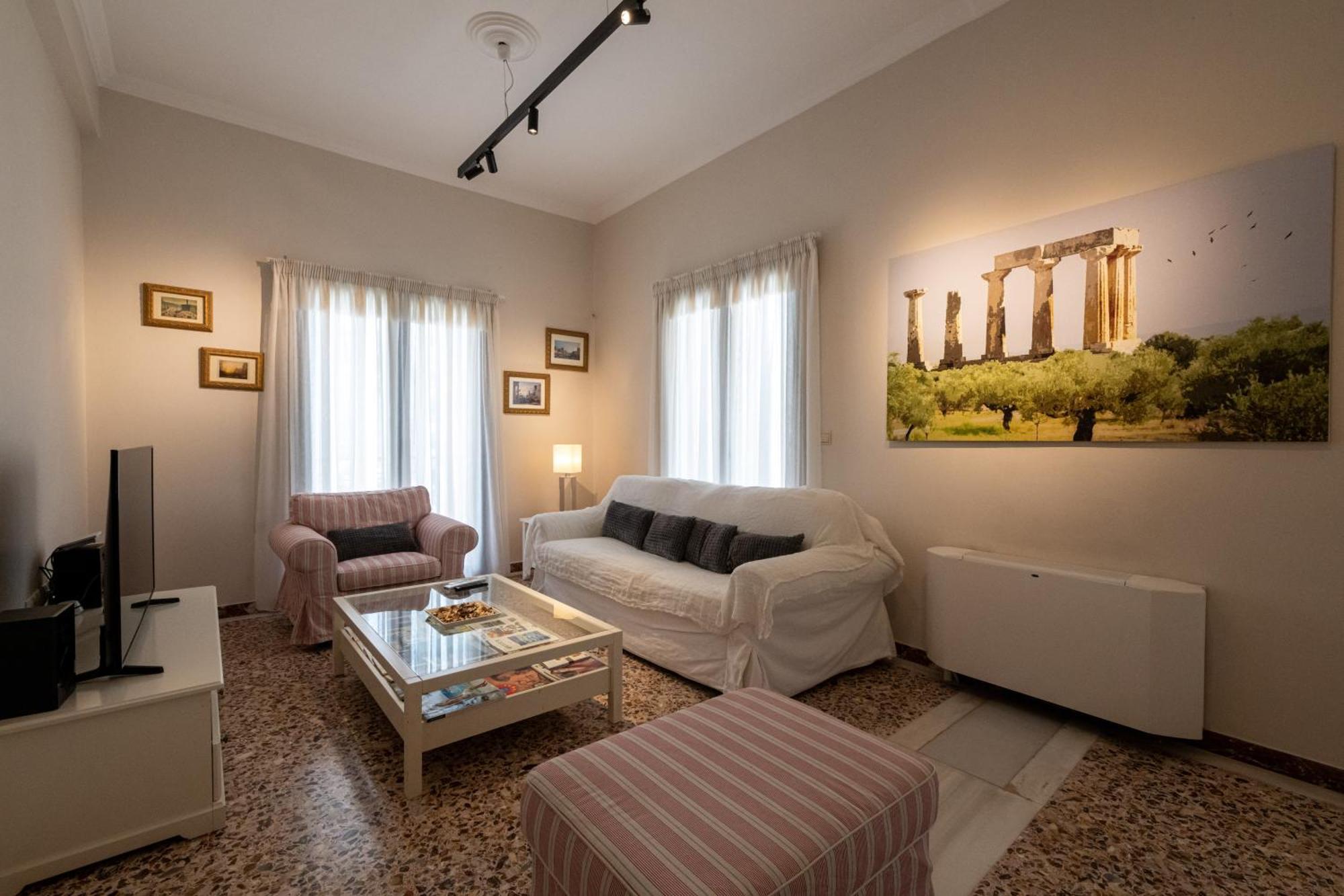 Angelinas Quarters - Kalamata Mediterranean Villas Luaran gambar