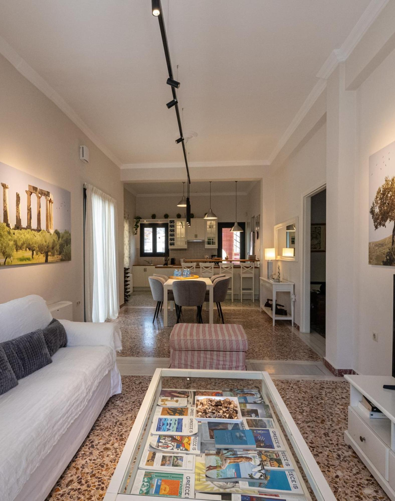 Angelinas Quarters - Kalamata Mediterranean Villas Luaran gambar